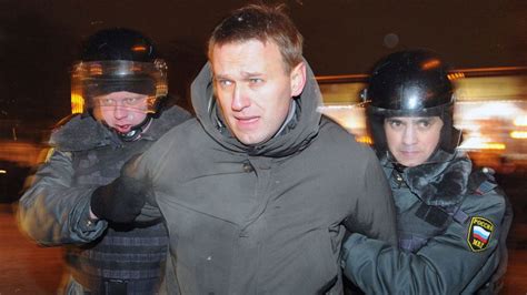 Kremlin critic Alexey Navalny located at Siberian penal colony two weeks after disappearance